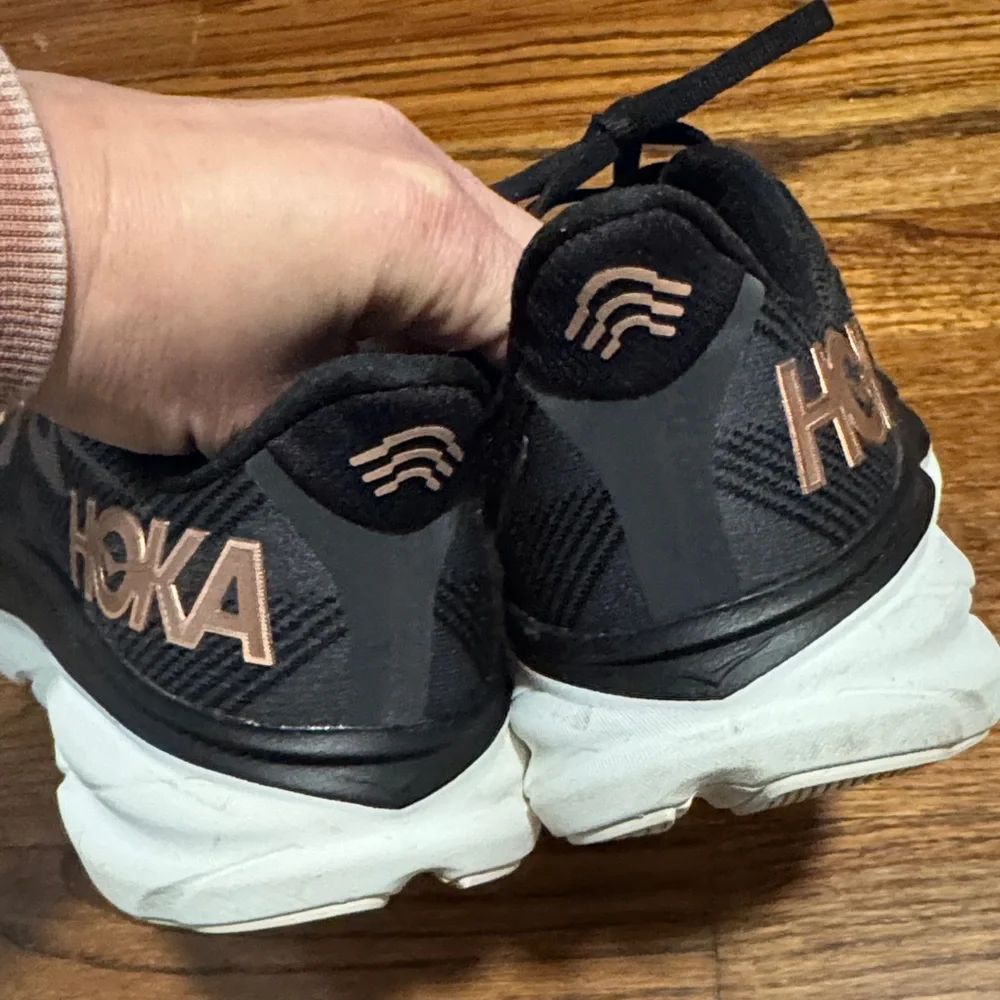 Hoka Clifton 9 Women’s 8 Black/Rose Gold - Picture 5 of 8